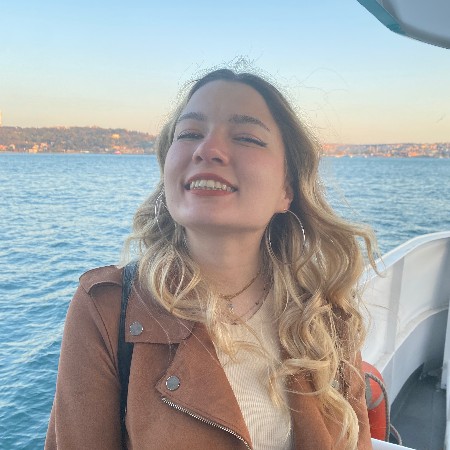 Özlem U.