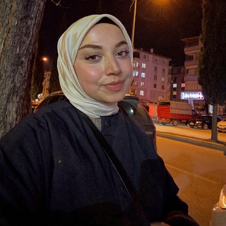 Ayşenur D.