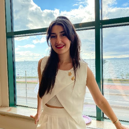 Ecem Ö.
