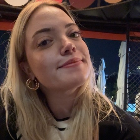 Ayşe Ç.