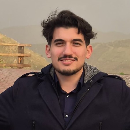 Fahri̇ K.