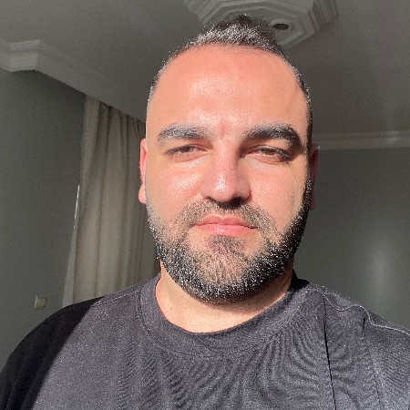 Suat Ö.