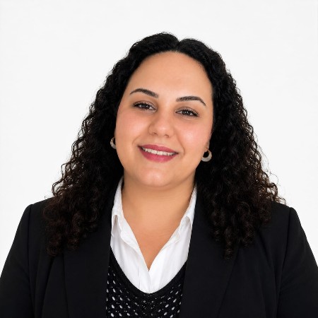 Esra Ç.